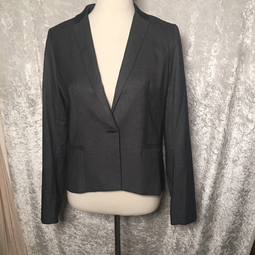 𝅺TAHARI Ladies dark Gray One  button Blazer Size 8
